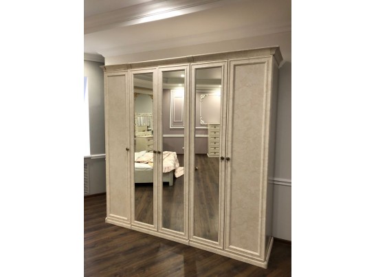 Спальный гарнитур "Афина" крем корень