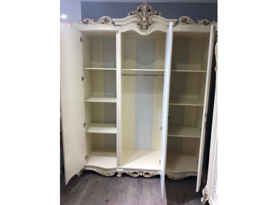 Спальня Джоконда с 3х дверным шкафом (крем глянец)