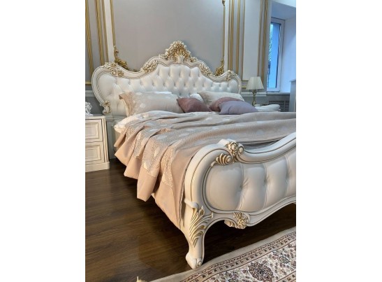 Кровать двуспальная с мягким изголовьем Натали, белая