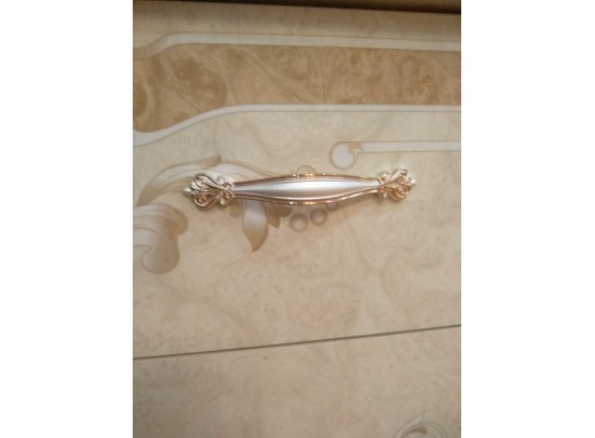 Витрина одностворчатая Патрисия крем глянец