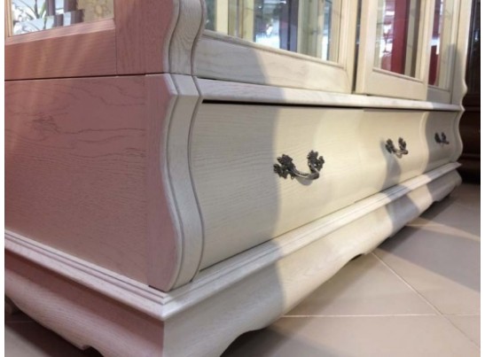 Шкаф с витриной Оскар трехдверный ММ-210-03