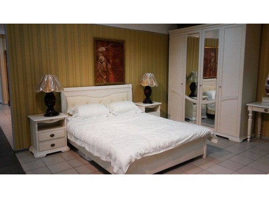 Тумба прикроватная Лика с двумя ящиками и полкой из массива дуба ММ-137-03