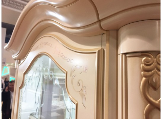 Витрина 3-х дверная "Парма 11-02"