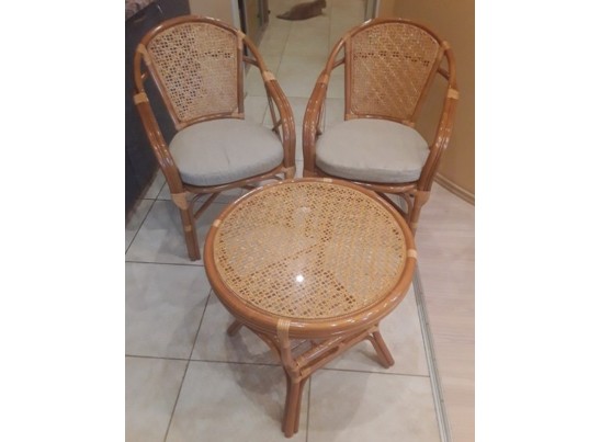 Стол круглый Петани