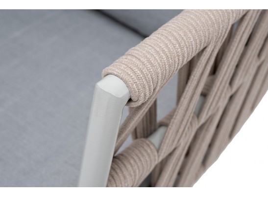 "Диего" кресло плетеное из роупа, каркас алюминий светло-серый (RAL7035) муар, роуп бежевый круглый, ткань светло-серая в Ростове-на-Дону