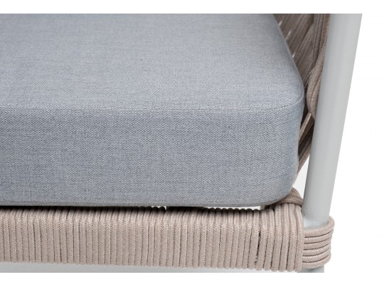 "Диего" кресло плетеное из роупа, каркас алюминий светло-серый (RAL7035) муар, роуп бежевый круглый, ткань светло-серая в Ростове-на-Дону