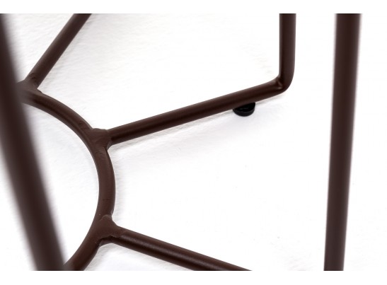 "Эквадор" журнальный стол из HPL круглый Ø40 H55, каркас из алюминия коричневый (RAL 8016) муар, цвет столешницы "дуб" в Ростове-на-Дону