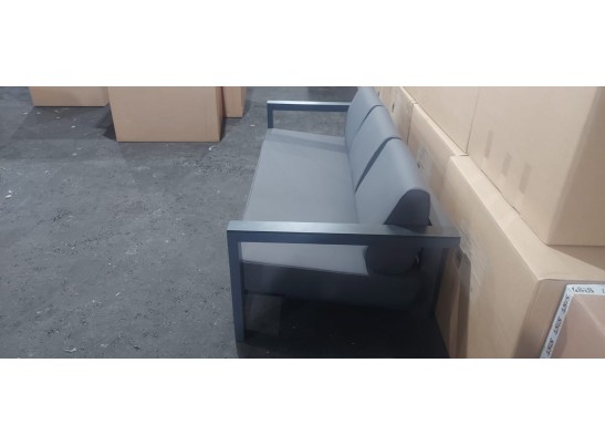 "Гранада" диван трехместный, каркас из алюминия, подлокотники HPL серый гранит в Ростове-на-Дону