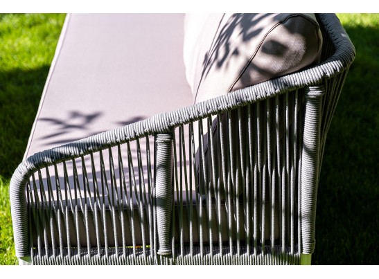 "Канны" диван 2-местный плетеный из роупа, каркас алюминий белый, роуп светло-серый, ткань светло-серая в Ростове-на-Дону