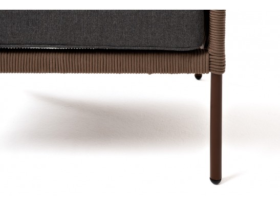 "Канны" кресло плетеное из роупа, каркас алюминий коричневый (RAL8016) муар, роуп коричневый круглый, ткань темно-серая 027 в Ростове-на-Дону