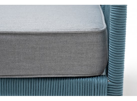 "Канны" кресло плетеное из роупа, каркас алюминий светло-серый (RAL7035) муар, роуп бирюзовый круглый, ткань светло-серая в Ростове-на-Дону