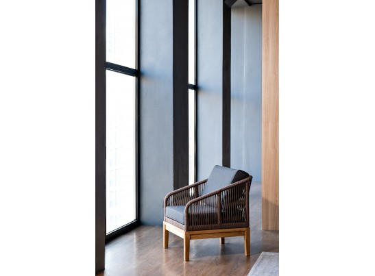 "Канны" кресло плетеное из роупа, основание дуб, роуп коричневый круглый, ткань темно-серая 027 в Ростове-на-Дону