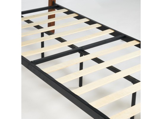 Кровать AT-915 Wood slat base