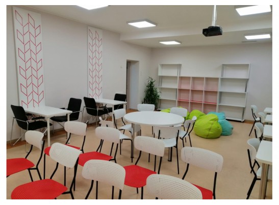 Стул на металлокаркасе SHT-S85М белый / черный в Ростове-на-Дону