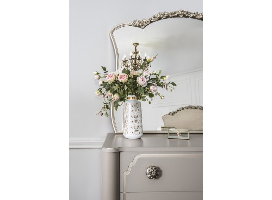 Зеркало ЛАЛИ, серый камень в Ростове-на-Дону