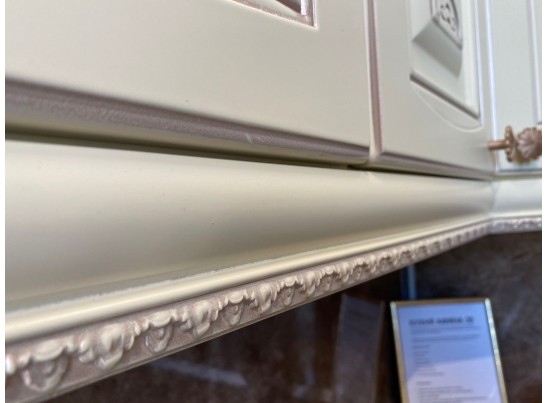 Кухня Афина 25 (4,7 м) крем/фиолетовая патина