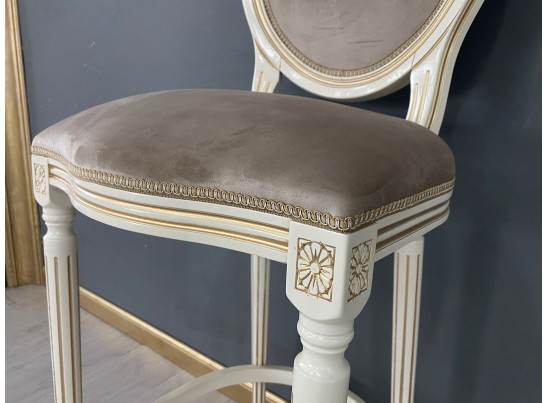 Стул барный Медальон (слоновая кость, патина золото)