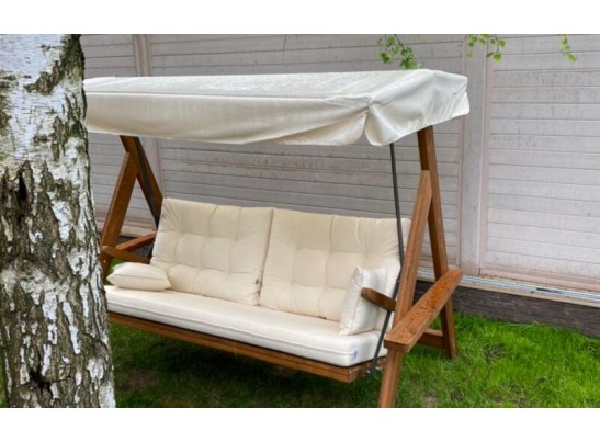 Качели Lyon с бежевыми подушками в Ростове-на-Дону