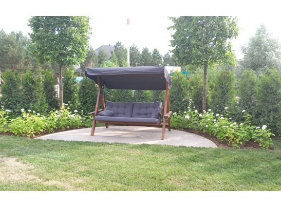 Деревянные качели Lyon с серыми подушками в Ростове-на-Дону