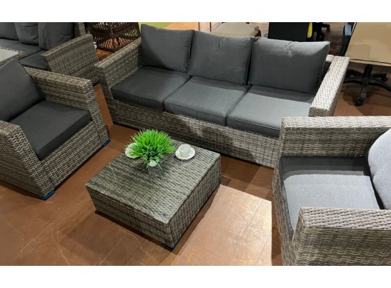 Лаунж-зона KARL с трёхместным диваном (серая) в Ростове-на-Дону