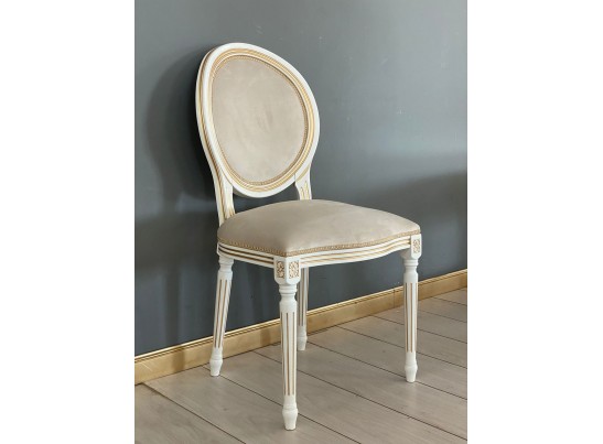 Стул Медальон (белый, патина золото)