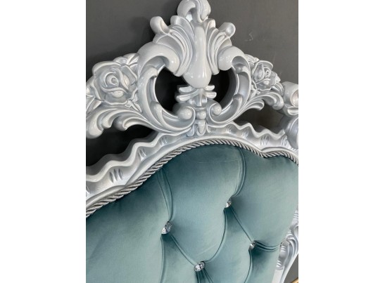 Стул Роза с каретной стяжкой (белый, патина серебро)