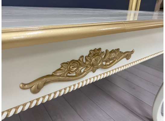 Стол овальный раскладной Розалия с узором (слоновая кость, патина золото)