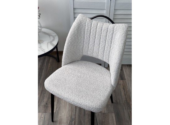 Стул JANETY UF998-14 светло-серый, букле / черный каркас / Товарный знак DISAUR в Ростове-на-Дону
