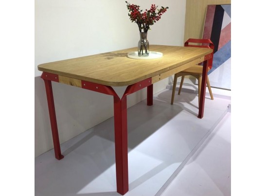 Стол APSARAS красный M-city в Ростове-на-Дону