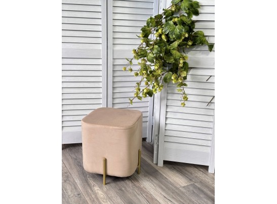 Пуф для гостиной OTTO, цвет Velutto 05 Бежевый, велюр / золотой каркас в Ростове-на-Дону