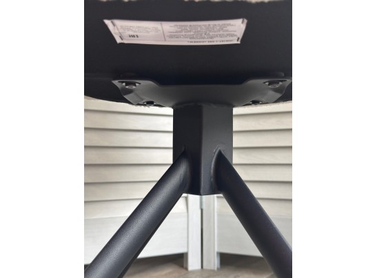 Стул DAREM Белый вельвет Davis lincoln-03n / черный каркас, ®DISAUR