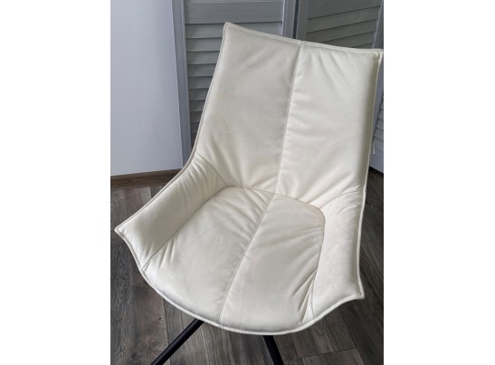 Стул ОСЛО Atmocfera 010 Бежевый / Orakul 160 Белый / Черный каркас M-City в Ростове-на-Дону