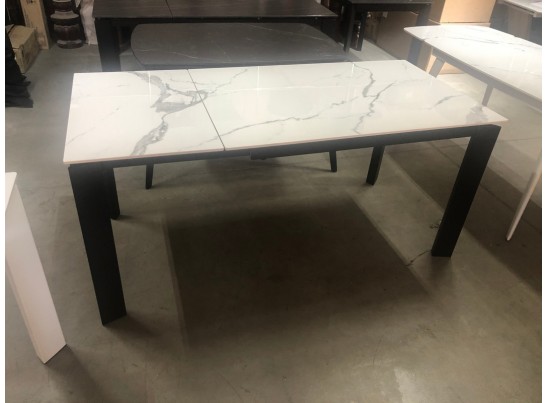 Стол CORNER 120 GLOSS STATUARIO WHITE SOLID CERAMIC / BLACK, ®DISAUR в Ростове-на-Дону Стол CORNER 120 GLOSS STATUARIO WHITE SOLID CERAMIC / BLACK, ®DISAUR в Ростове-на-Дону