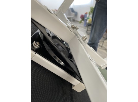 Стул MAVERICK 360 град. поворот. BLUVEL-40 BEIGE/ белый каркас, в Ростове-на-Дону